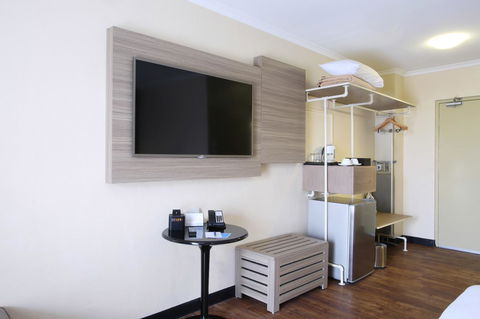 Mantra Club Croc - 1 Gold Coast 11