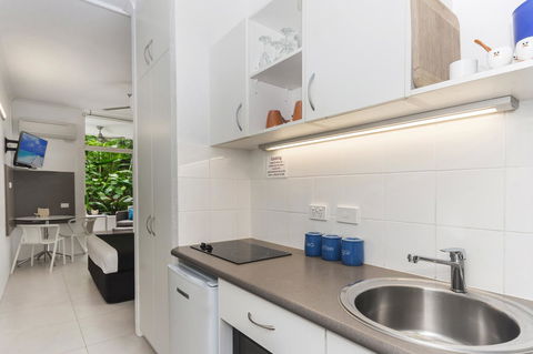 By The Sea Port Douglas - Accommodation Gold Coast 13