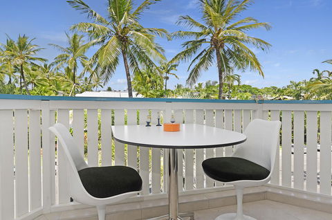 By The Sea Port Douglas - Accommodation Gold Coast 18