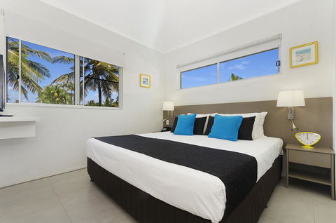 By The Sea Port Douglas - Accommodation Gold Coast 17