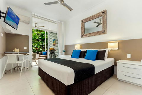 By The Sea Port Douglas - Accommodation Gold Coast 11