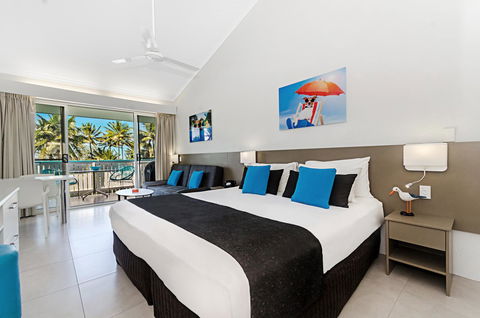 By The Sea Port Douglas - Accommodation Gold Coast 4