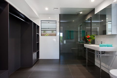 Jolly Roger's Beach House - Accommodation Gold Coast 7