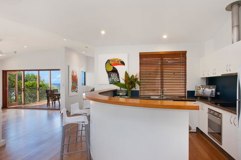 Jolly Roger's Beach House - Accommodation Gold Coast 5