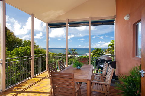 Jolly Roger's Beach House - Accommodation Gold Coast 1