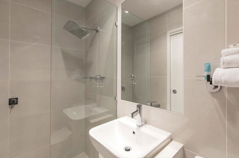 Noosa Shores Resort - Gold Coast 4U 18