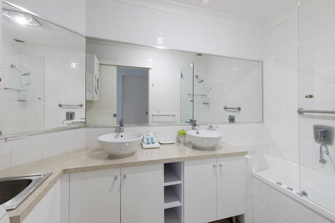Noosa Shores Resort - Gold Coast 4U 16