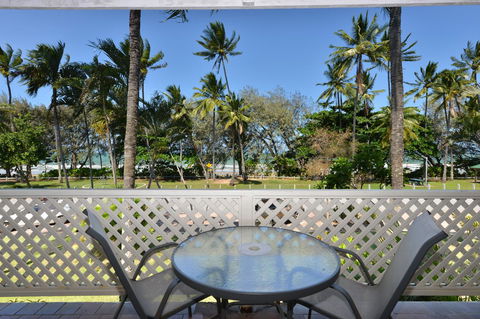 Seascape Holidays At Beachfront Terraces - 1 Gold Coast 2