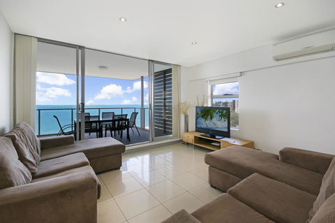 Redvue Holiday Apartments - Gold Coast 4U 0