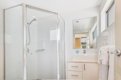 Redvue Holiday Apartments - Gold Coast 4U 7