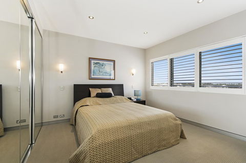 Redvue Holiday Apartments - Gold Coast 4U 18