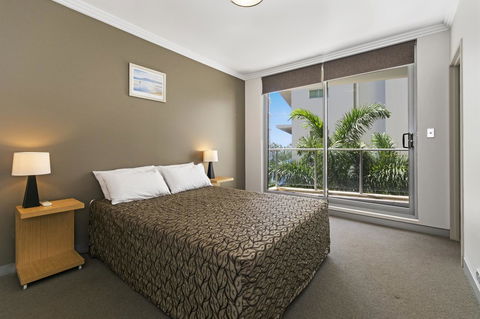 Redvue Holiday Apartments - Gold Coast 4U 24
