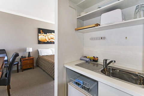 Redvue Holiday Apartments - Gold Coast 4U 25