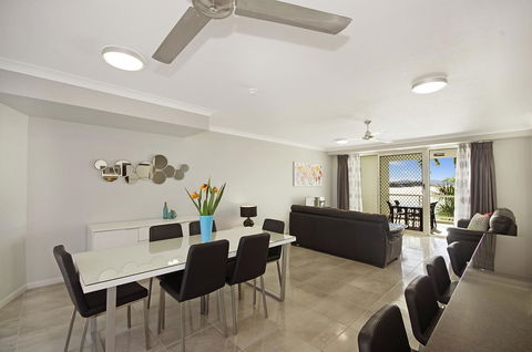 Mariners North Holiday Apartments - Gold Coast 4U 27