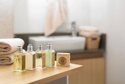 Heart Hotel And Gallery Whitsundays - 1 Gold Coast 11