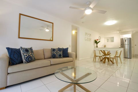 The White House Port Douglas - Accommodation Gold Coast 2