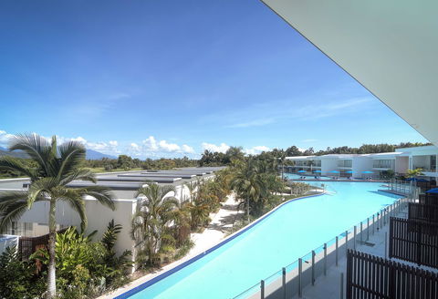 Pool Resort Port Douglas - Accommodation Gold Coast 11