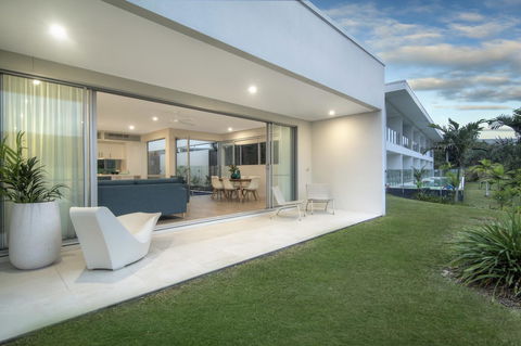 Pool Resort Port Douglas - Accommodation Gold Coast 41