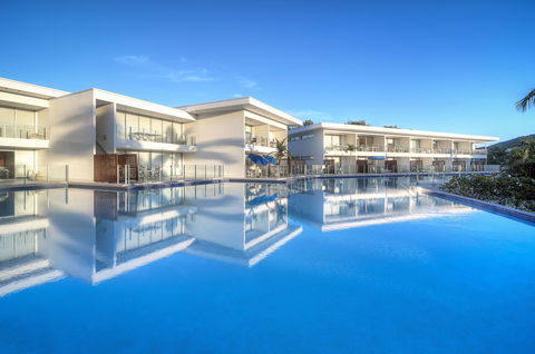 Pool Resort Port Douglas - Accommodation Gold Coast 2