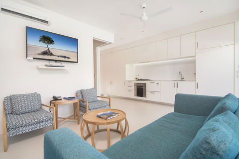Pool Resort Port Douglas - Accommodation Gold Coast 7