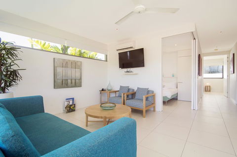 Pool Resort Port Douglas - Accommodation Gold Coast 12