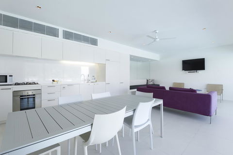 Pool Resort Port Douglas - Accommodation Gold Coast 21
