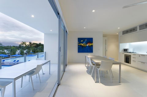 Pool Resort Port Douglas - Accommodation Gold Coast 16