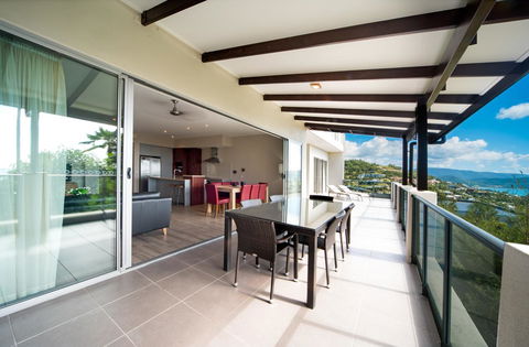 Whitsunday Reflections - Gold Coast 4U 2