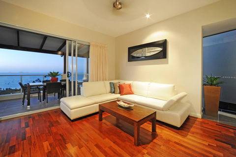 Whitsunday Reflections - Gold Coast 4U 32