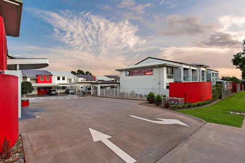 City Golf Club Motel - 1 Gold Coast 8