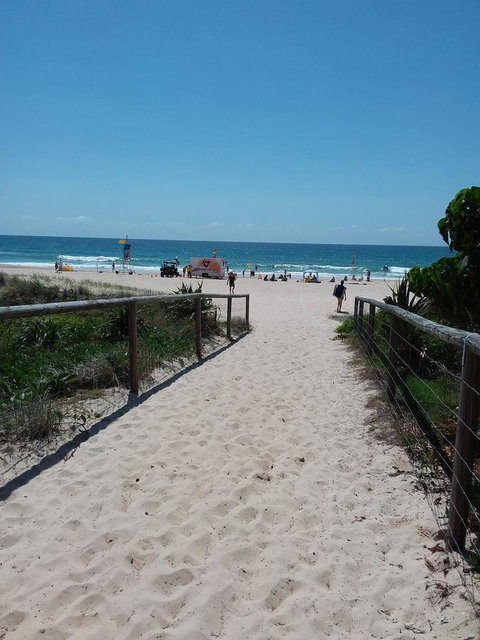Surfers Chalet - Accommodation Gold Coast 5