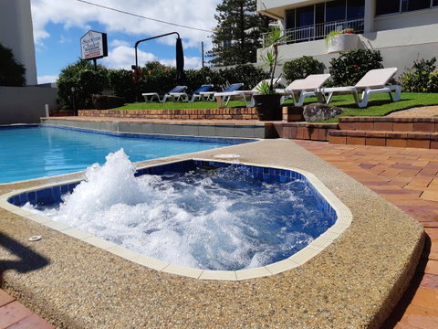 Surfers Chalet - Accommodation Gold Coast 2