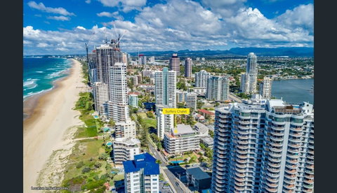 Surfers Chalet - Accommodation Gold Coast 12