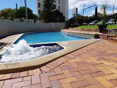 Surfers Chalet - Accommodation Gold Coast 3