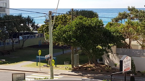 Surfers Chalet - Accommodation Gold Coast 20