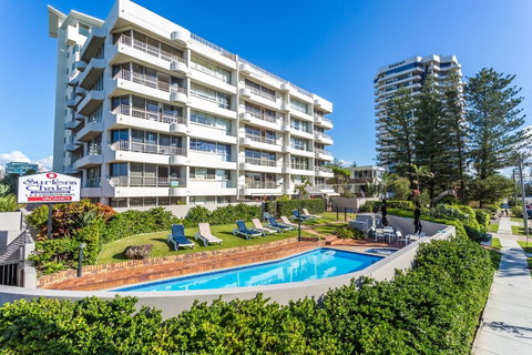 Surfers Chalet - Accommodation Gold Coast 0