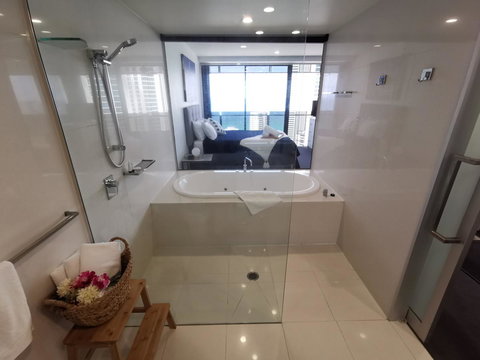 Circle Luxury Holidays - Accommodation Gold Coast 11