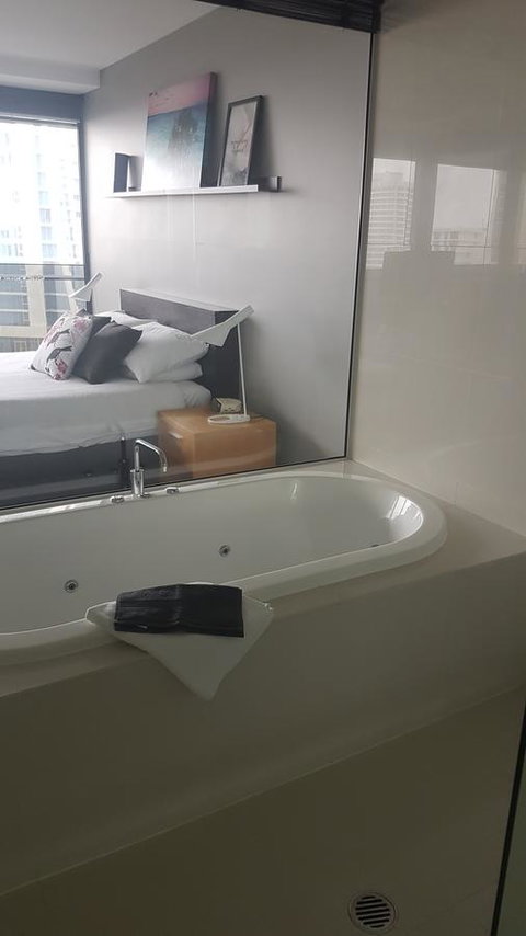 Circle Luxury Holidays - Accommodation Gold Coast 17