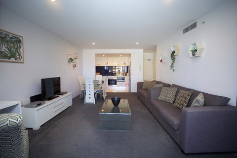 Circle Luxury Holidays - Accommodation Gold Coast 2