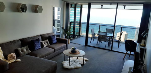 Circle Luxury Holidays - Accommodation Gold Coast 14