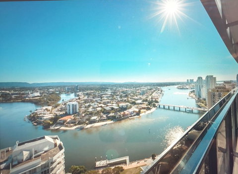 Circle Luxury Holidays - Accommodation Gold Coast 10