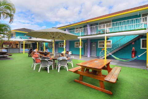 Backpackers In Paradise 18-35 Hostel - Accommodation Gold Coast 2