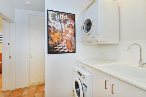 [ ANDY'S BEACH HOUSE ] - Accommodation Gold Coast 30