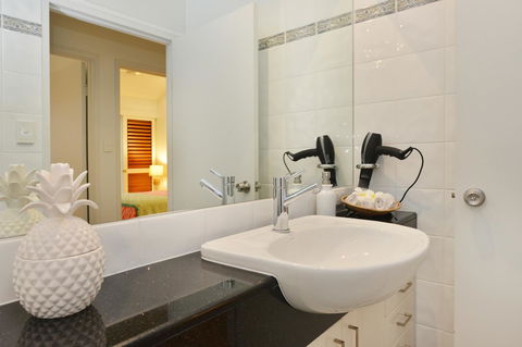 [ ANDY'S BEACH HOUSE ] - Accommodation Gold Coast 28