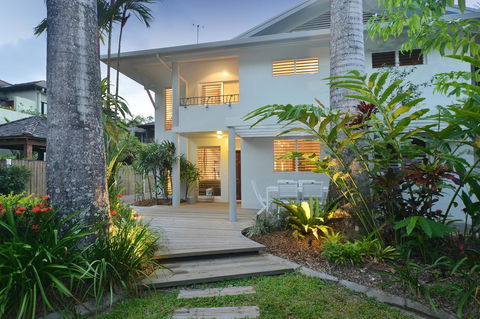 [ ANDY'S BEACH HOUSE ] - Accommodation Gold Coast 9