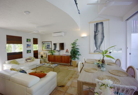 [ ANDY'S BEACH HOUSE ] - Accommodation Gold Coast 34