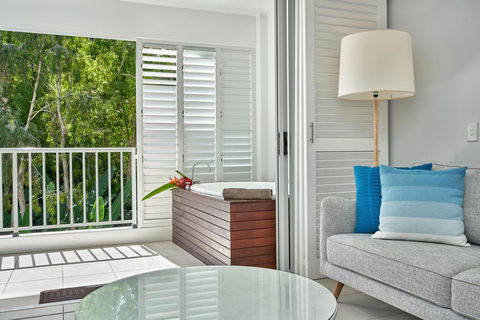 Palm Cove Paradise - Couples Spa Beach Getaway - Accommodation Gold Coast 8