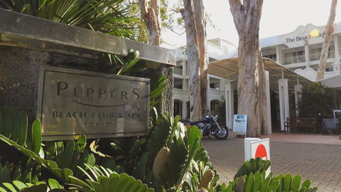 Palm Cove Paradise - Couples Spa Beach Getaway - Accommodation Gold Coast 2