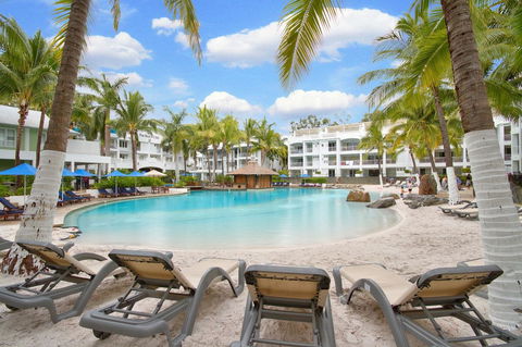 Palm Cove Paradise - Couples Spa Beach Getaway - Accommodation Gold Coast 15