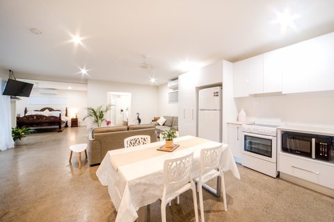 Whitsunday Luxury Homes - 1 Gold Coast 10